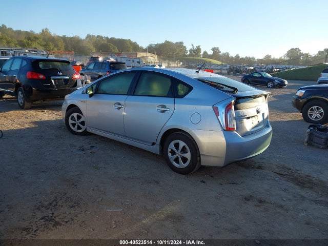 Toyota Prius Two 2014 JTDKN3DU2E0385111 Image 3