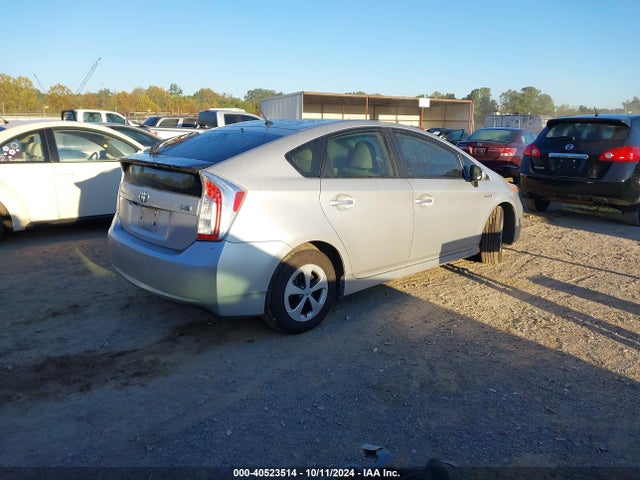 Toyota Prius Two 2014 JTDKN3DU2E0385111 Image 4