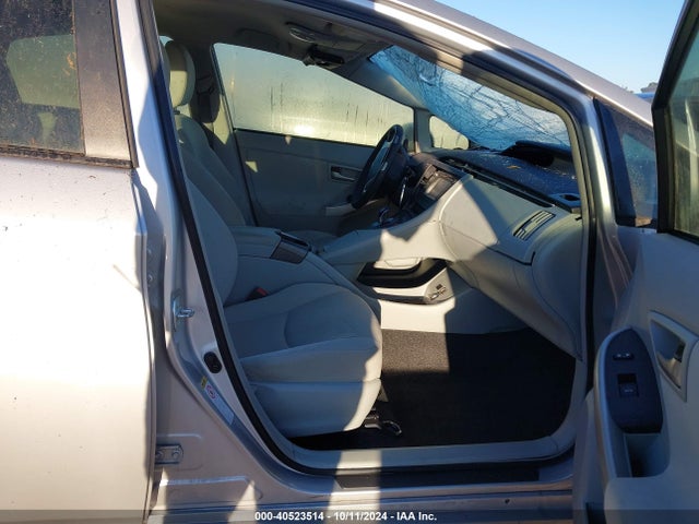Toyota Prius Two 2014 JTDKN3DU2E0385111 Image 5