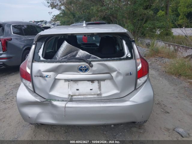 JTDKDTB39F1087891 Toyota Prius C One