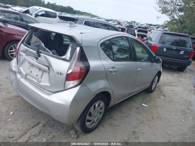 JTDKDTB39F1087891 Toyota Prius C One