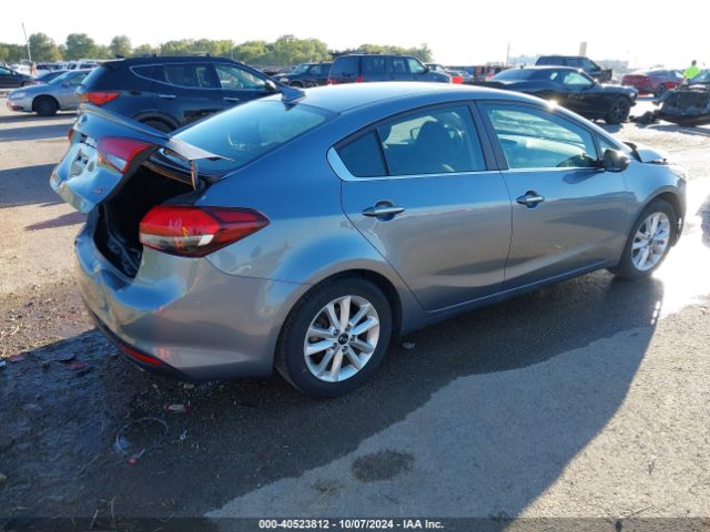 3KPFL4A7XHE051111 KIA FORTE S