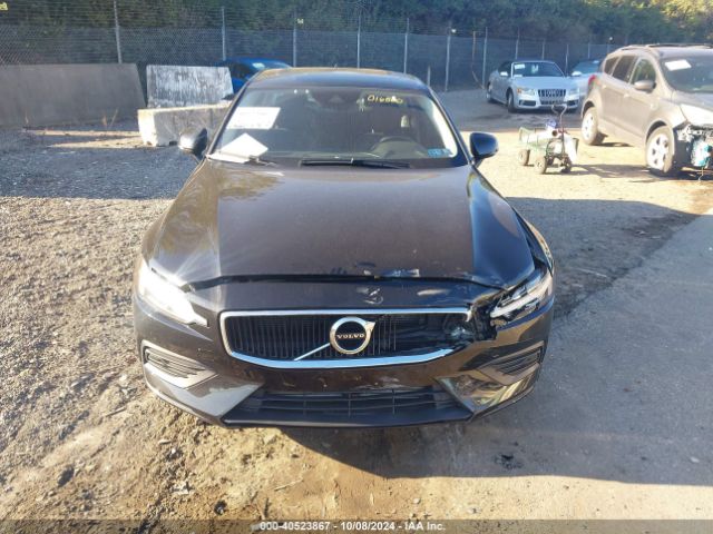7JRA22TK6KG016500 Volvo S60 T6 Momentum