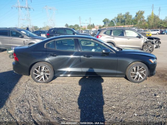 7JRA22TK6KG016500 Volvo S60 T6 Momentum