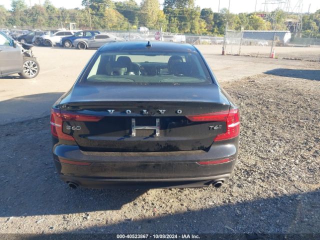 7JRA22TK6KG016500 Volvo S60 T6 Momentum