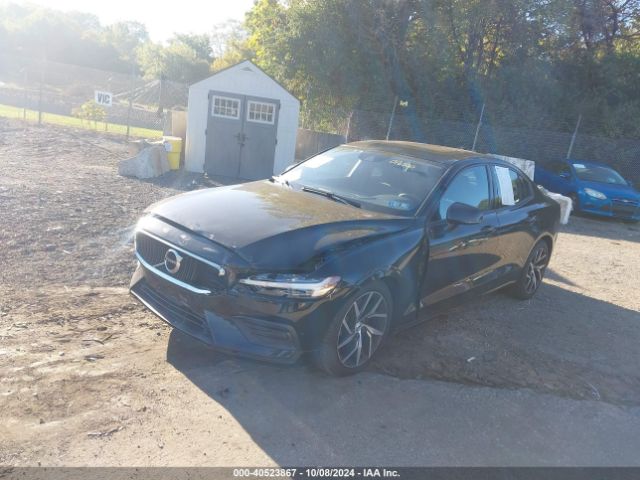 7JRA22TK6KG016500 Volvo S60 T6 Momentum