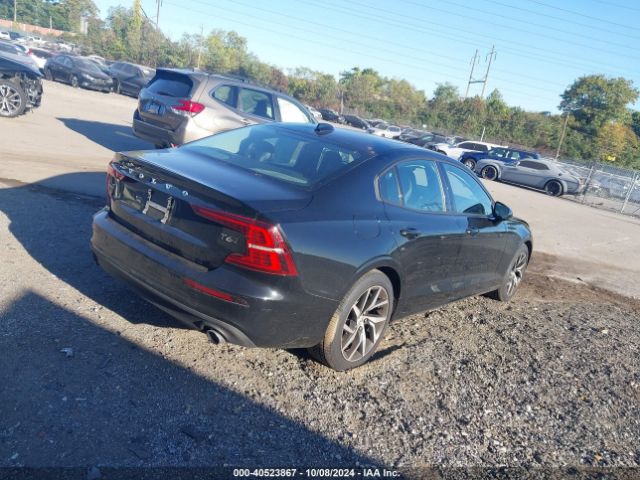 7JRA22TK6KG016500 Volvo S60 T6 Momentum