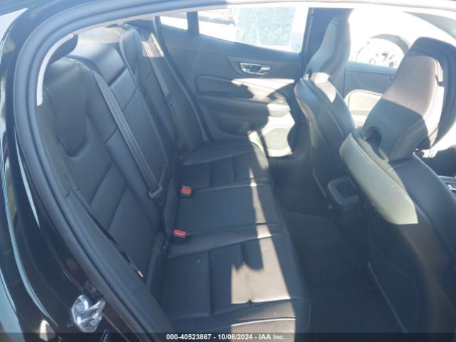 7JRA22TK6KG016500 Volvo S60 T6 Momentum