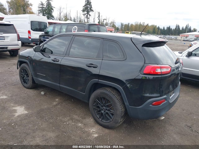 1C4PJLAB5GW136712 Jeep Cherokee Sport