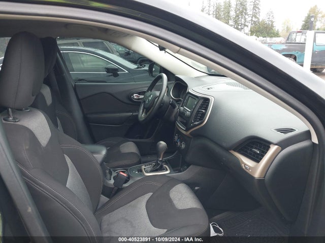 1C4PJLAB5GW136712 Jeep Cherokee Sport