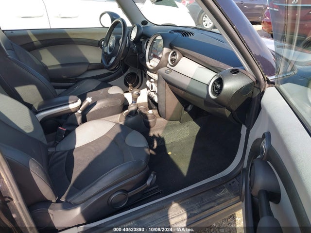 2008 MINI COOPER CLUBMAN WMWML33538TN66498 Photo 4
