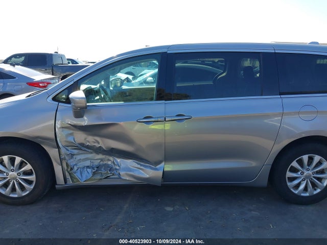 2C4RC1FG7KR668735 Chrysler Pacifica Touring Plus