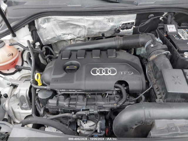 WA1BCCFS5HR016075 Audi Q3 2.0t Premium