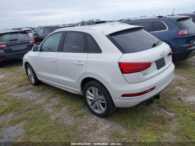 WA1BCCFS5HR016075 Audi Q3 2.0t Premium