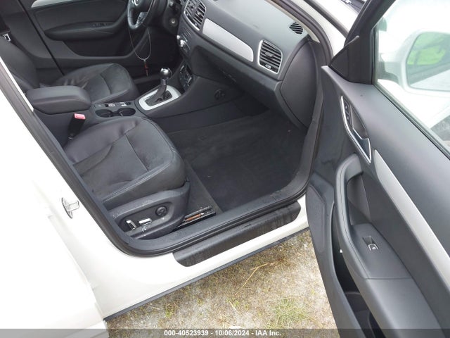 WA1BCCFS5HR016075 Audi Q3 2.0t Premium