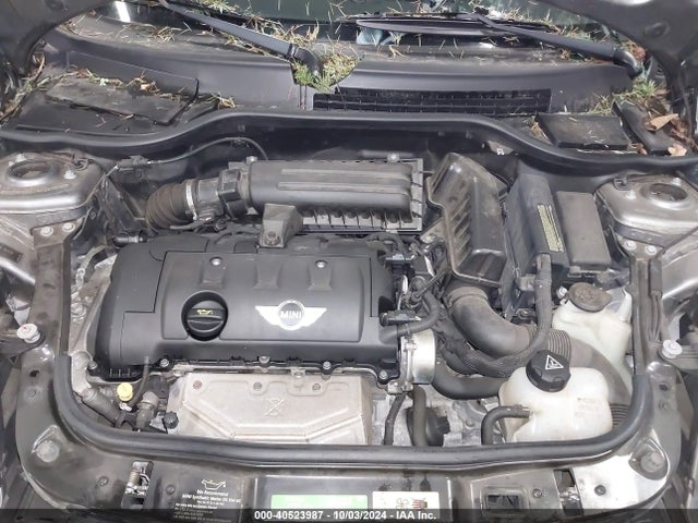 2010 MINI COOPER WMWMF3C57ATZ27812 Photo 9