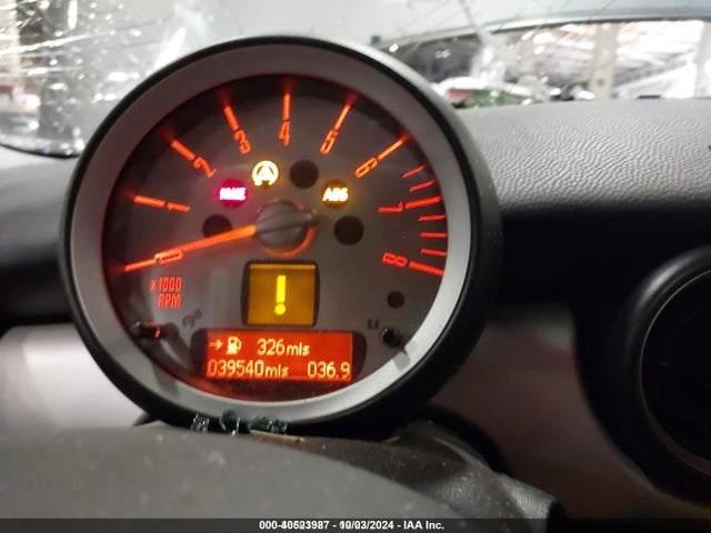 2010 MINI COOPER WMWMF3C57ATZ27812 Photo 6