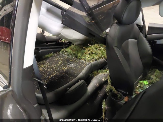 2010 MINI COOPER WMWMF3C57ATZ27812 Photo 7