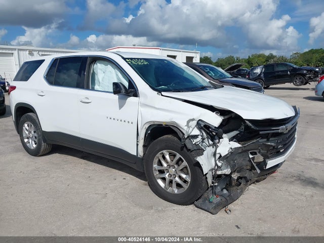 Chevrolet Traverse Ls 2018 1GNERFKW2JJ149805 Image 1