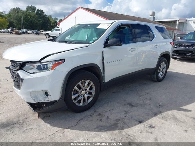 Chevrolet Traverse Ls 2018 1GNERFKW2JJ149805 Image 2