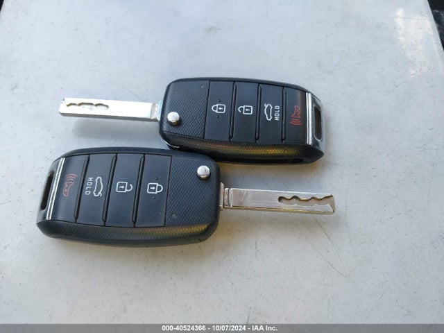 KNAGT4L32H5173775 KIA Optima Lx