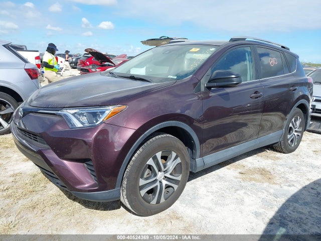 Toyota RAV4 LE 2018 2T3ZFREV6JW450747 Image 2