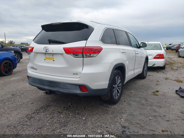 Toyota Highlander Xle 2018 5TDKZRFH4JS548565 Image 4