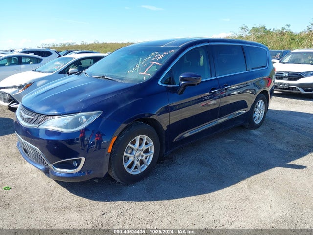 Chrysler Pacifica Touring 2020 2C4RC1FG1LR217429 Image 2