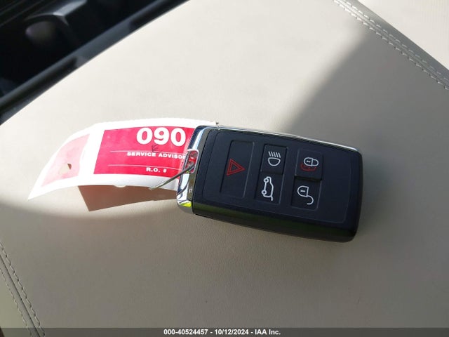 SALEJ7EX6R2355329 Land Rover Defender 110 P300