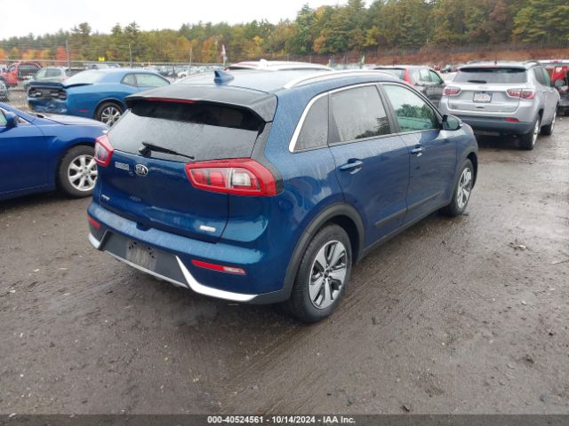 KNDCC3LC6J5176244 KIA NIRO EX