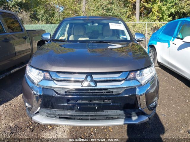 JA4AZ3A39JZ013230 Mitsubishi Outlander Se