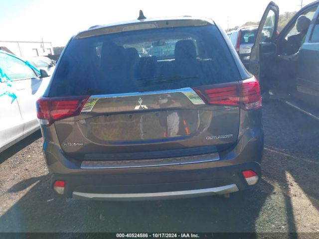 JA4AZ3A39JZ013230 Mitsubishi Outlander Se