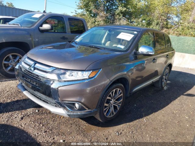 JA4AZ3A39JZ013230 Mitsubishi Outlander Se