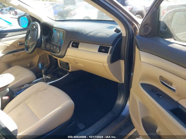 JA4AZ3A39JZ013230 Mitsubishi Outlander Se