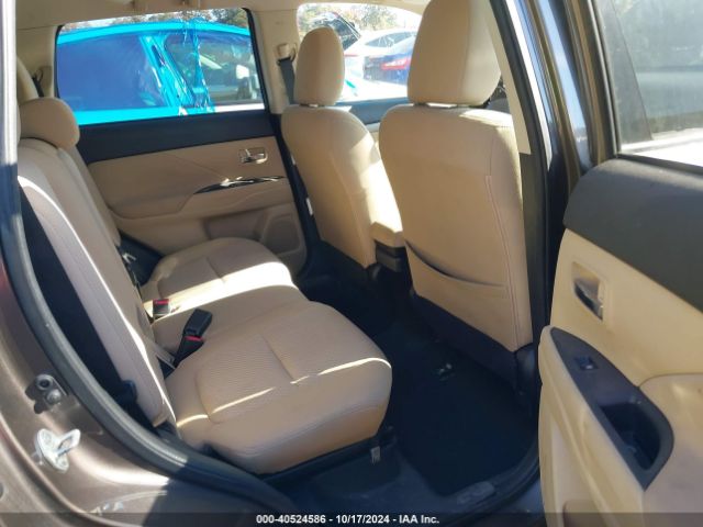 JA4AZ3A39JZ013230 Mitsubishi Outlander Se
