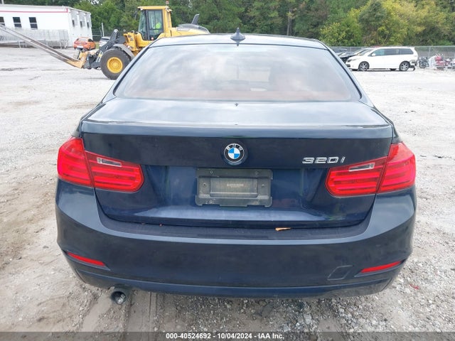 WBA3B1C50EK132012 BMW 320i