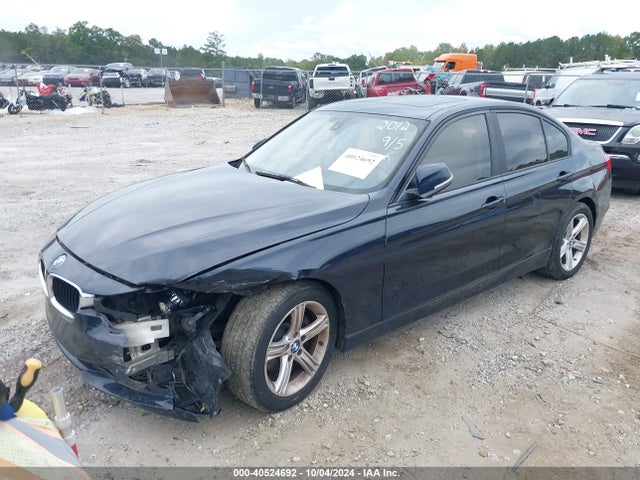 BMW 320i 2014 WBA3B1C50EK132012 Image 2