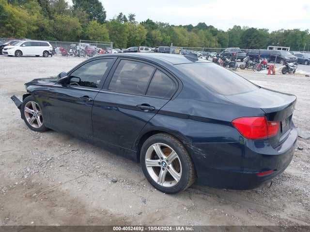 BMW 320i 2014 WBA3B1C50EK132012 Image 3