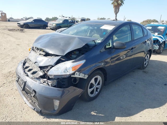 Toyota Prius Three 2015 JTDKN3DU0F0433836 Image 2