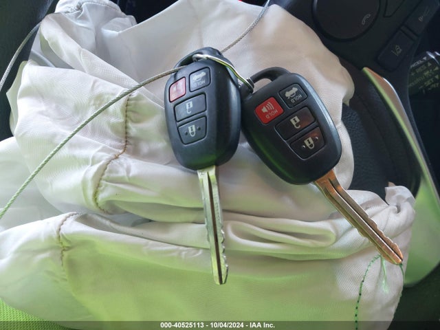 Toyota COROLLA LE 2018 5YFBURHE0JP821060 Image 11