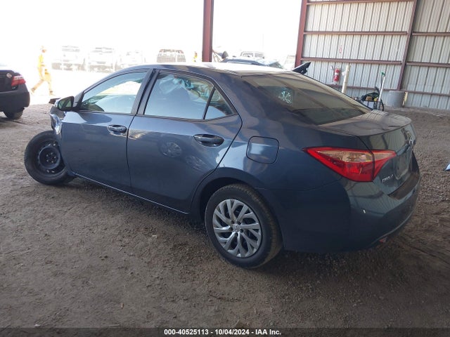 Toyota COROLLA LE 2018 5YFBURHE0JP821060 Image 3
