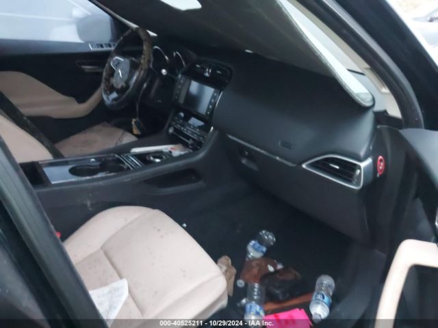 SADCJ2BN9HA096994 Jaguar F-pace 20d Premium