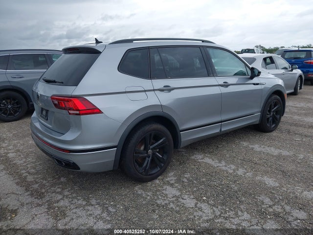 3VVCB7AX7PM034537 Volkswagen Tiguan 2.0t Se R-line Black