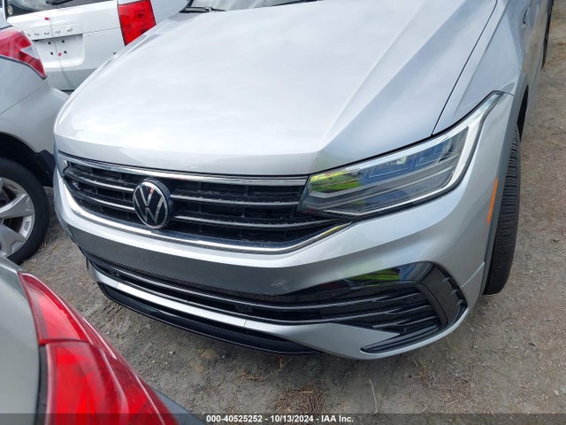3VVCB7AX7PM034537 Volkswagen Tiguan 2.0t Se R-line Black