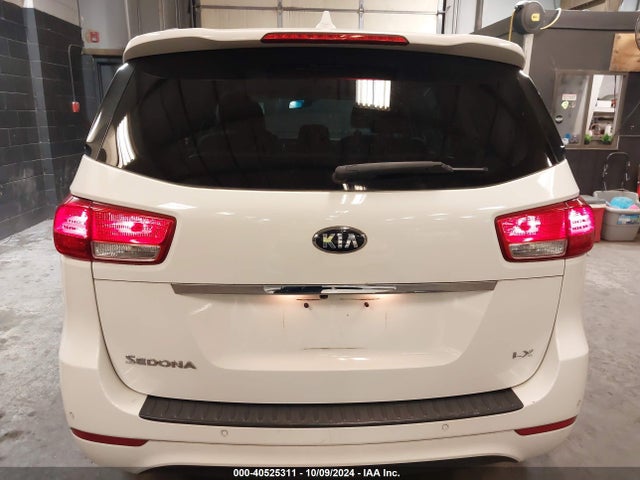 KIA SEDONA LX 2018 KNDMB5C13J6357359 Image 17