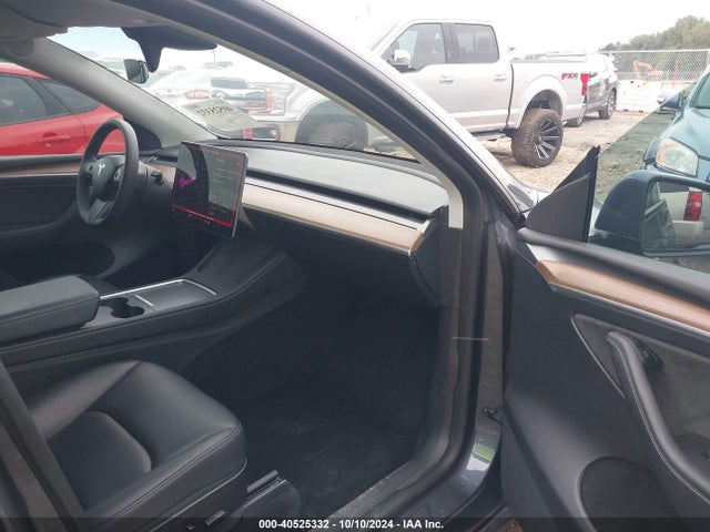 2023 TESLA MODEL Y 7SAYGDEE9PF663902 Photo 4