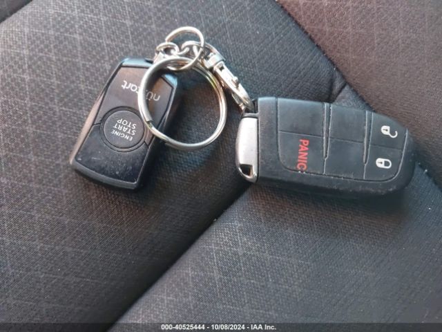 1C4RJFAGXJC506633 Jeep Grand Cherokee Laredo E 4x4