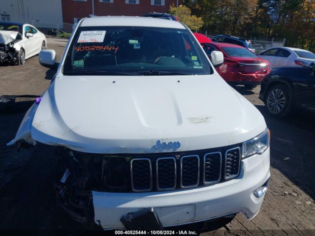 1C4RJFAGXJC506633 Jeep Grand Cherokee Laredo E 4x4