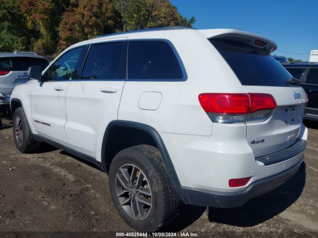 1C4RJFAGXJC506633 Jeep Grand Cherokee Laredo E 4x4