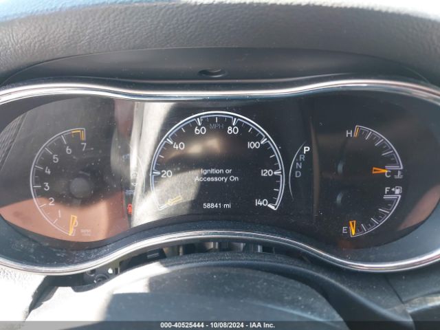 1C4RJFAGXJC506633 Jeep Grand Cherokee Laredo E 4x4